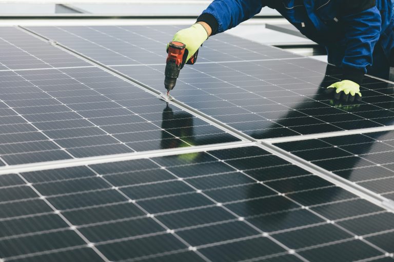 How to Choose a Solar Installer for Financing B2B Projects